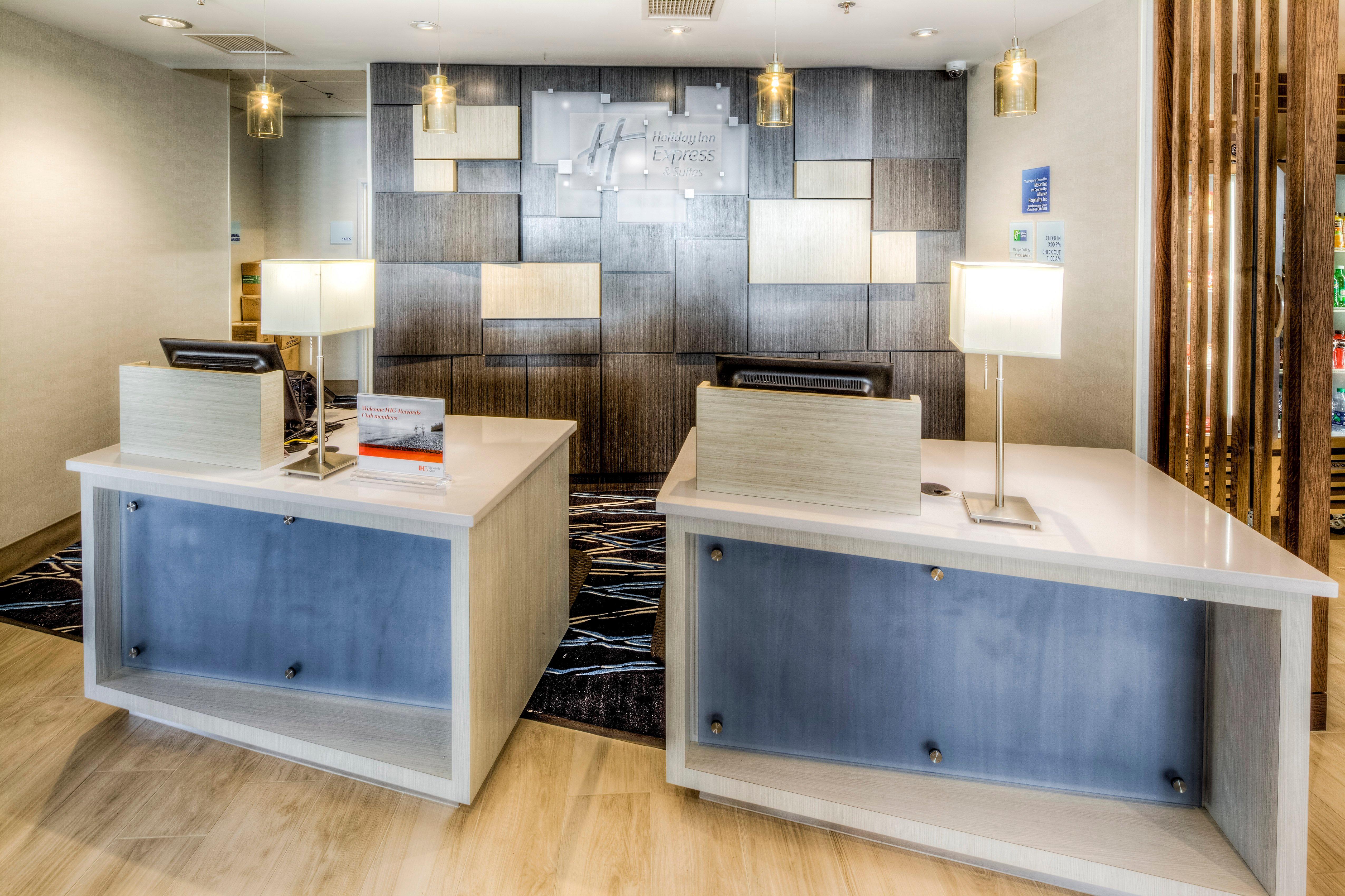 Holiday Inn Express & Suites Cleveland/Westlake By Ihg Exterior foto